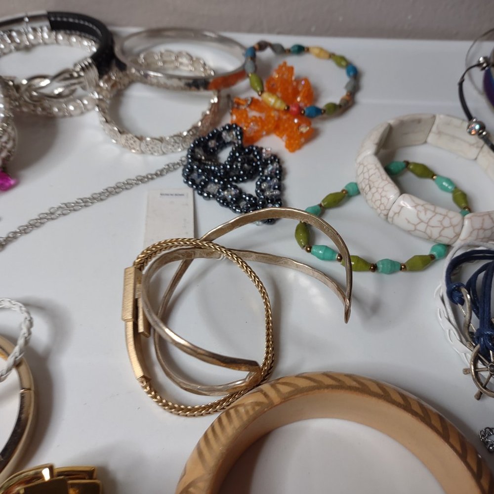 Lot Of Over 50 Bracelets And Bangles As Is - Picture 12 of 16
